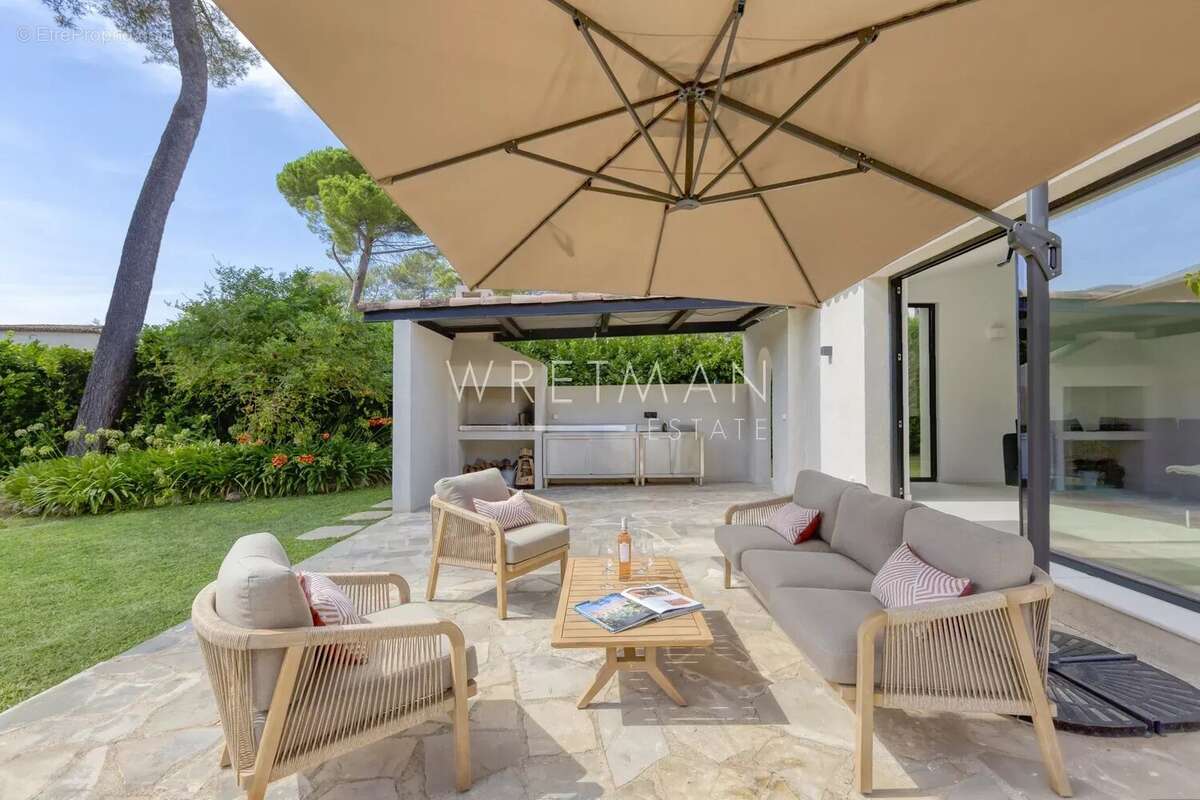 Maison à ROQUEFORT-LES-PINS