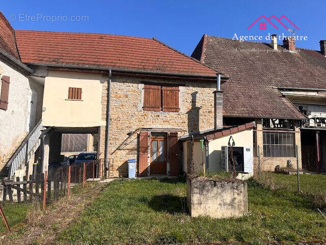 Maison à MONT-SOUS-VAUDREY