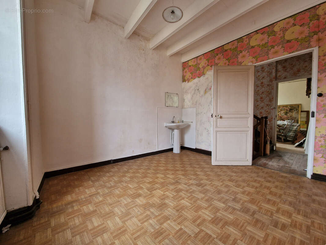 Maison à SAINT-NICOLAS-DU-PELEM