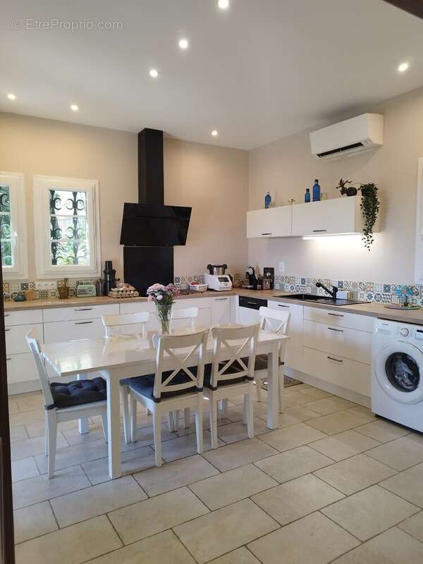 Maison 235 m² à Beaucaire  - photo 3