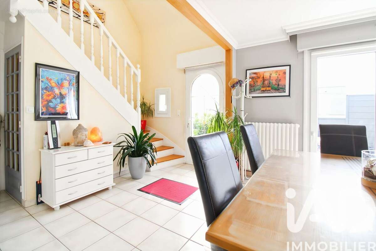 Maison 100 m² à Pommeret  - photo 8