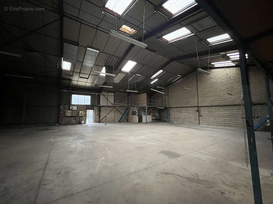 Commerce à LA BAZOGE