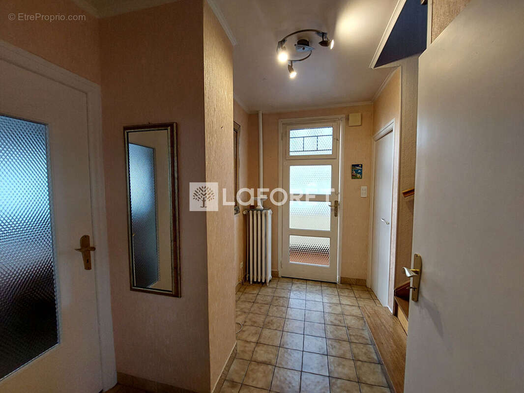 Maison à AUDUN-LE-TICHE