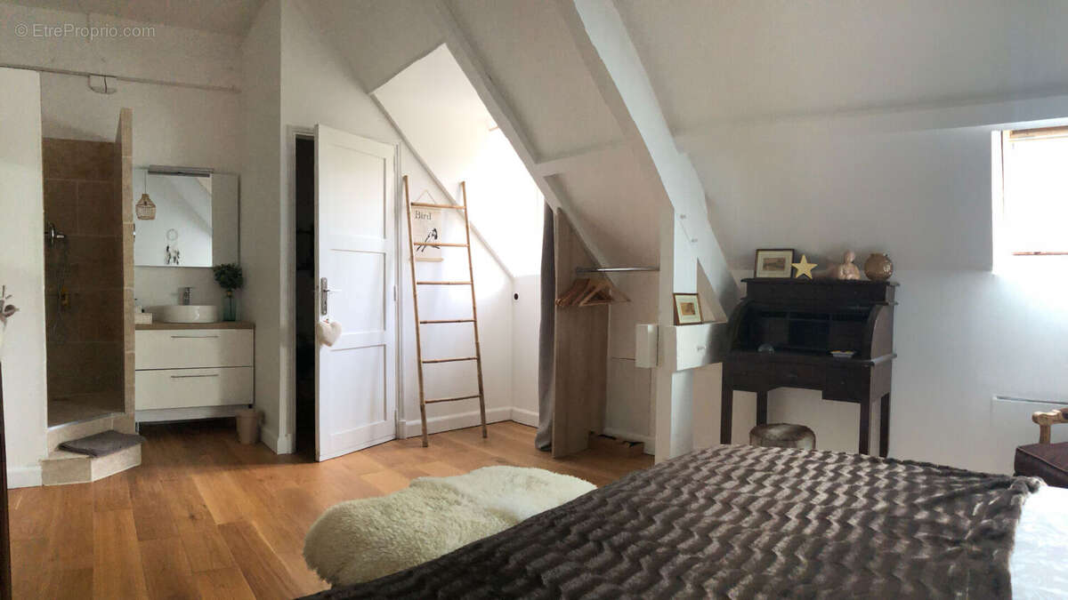 Maison à VIENNE-EN-ARTHIES