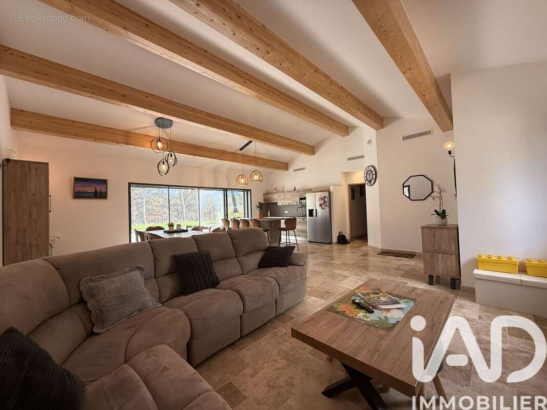 Maison 148 m² à Faucon  - photo 9