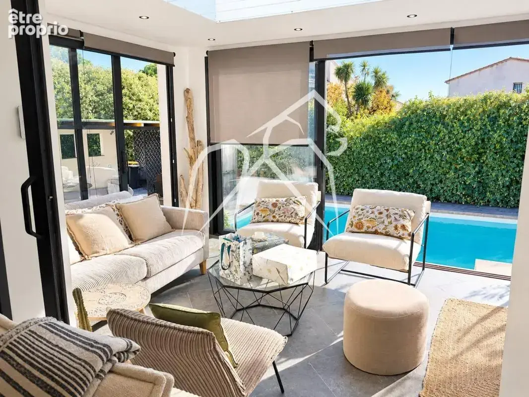 Villa  165m²  4 chambres  piscine  lattes 34970 - photo 2