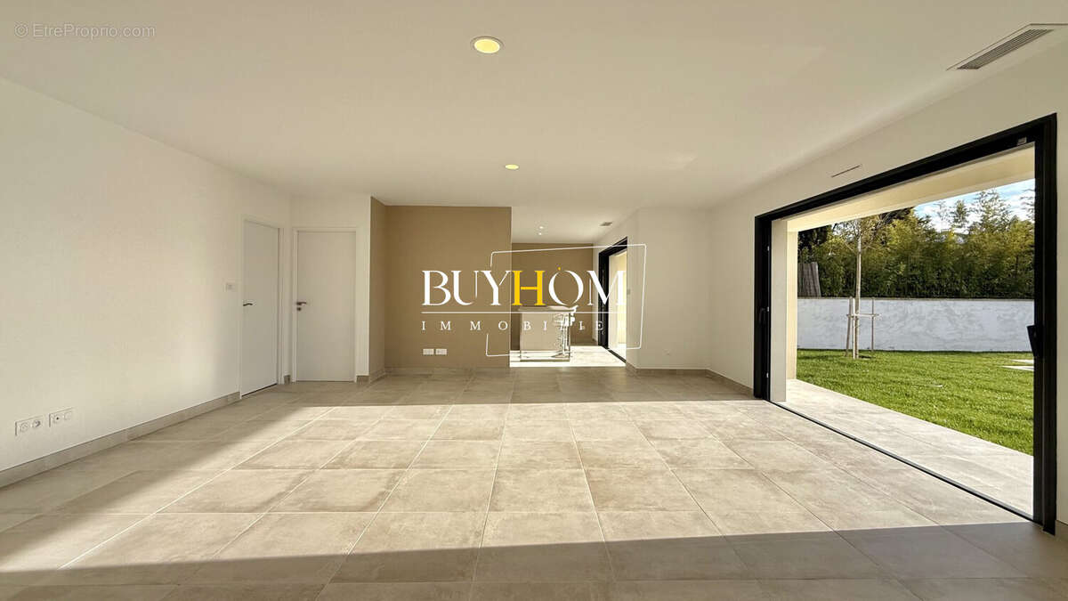 Maison à L'ISLE-SUR-LA-SORGUE