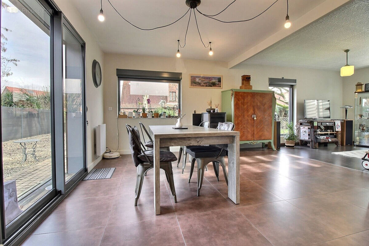 Maison à QUESNOY-SUR-DEULE