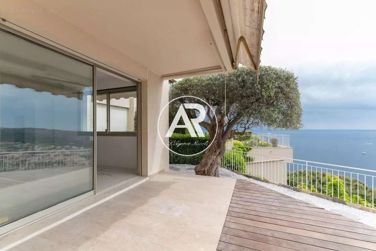Appartement à VILLEFRANCHE-SUR-MER