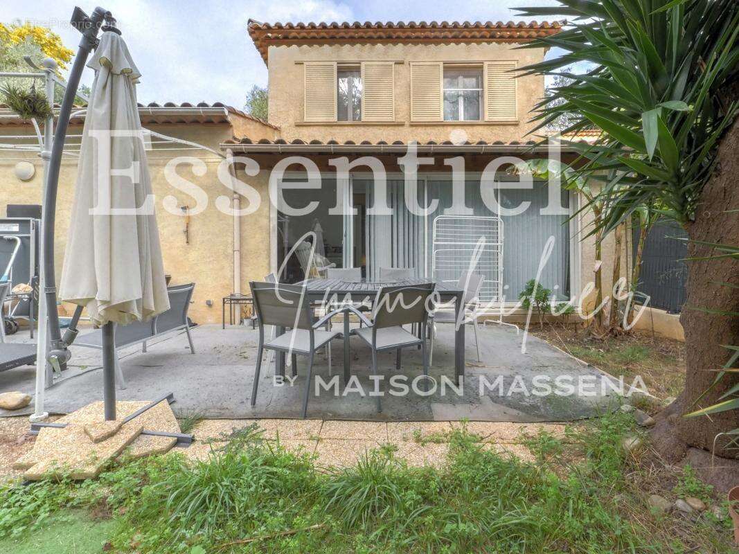 Maison à SAINT-LAURENT-DU-VAR