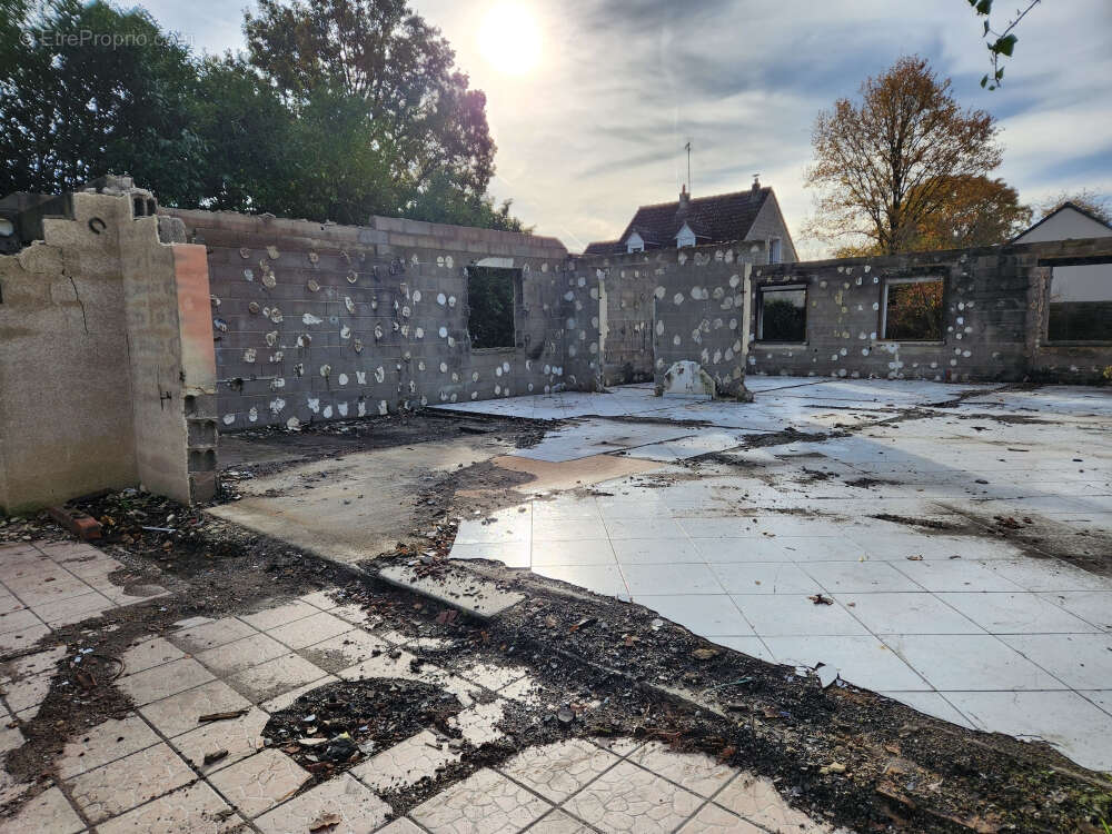 Terrain à NEUVY-EN-SULLIAS