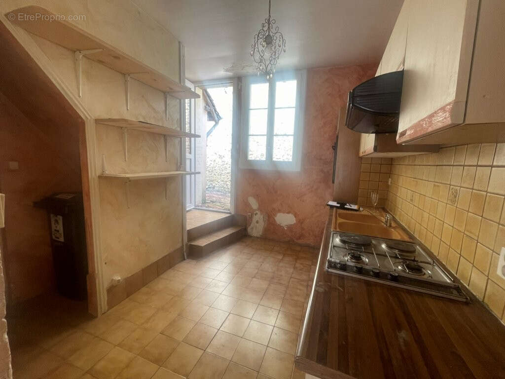 Maison à LA BAZOCHE-GOUET
