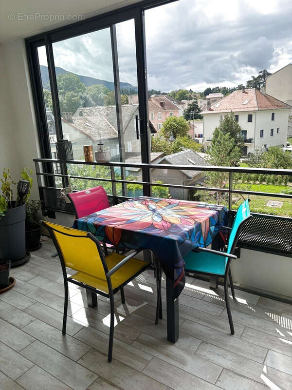 Appartement à COLLONGES-SOUS-SALEVE
