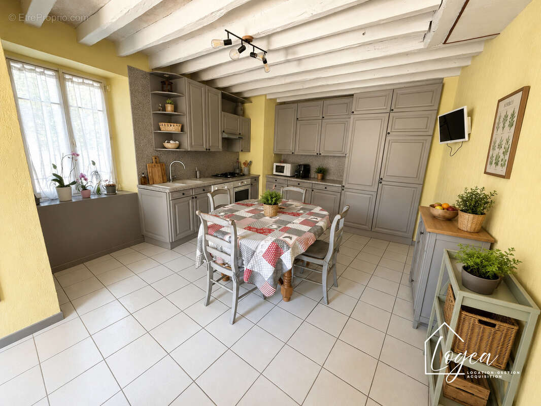 Maison à LA CELLE-SUR-MORIN