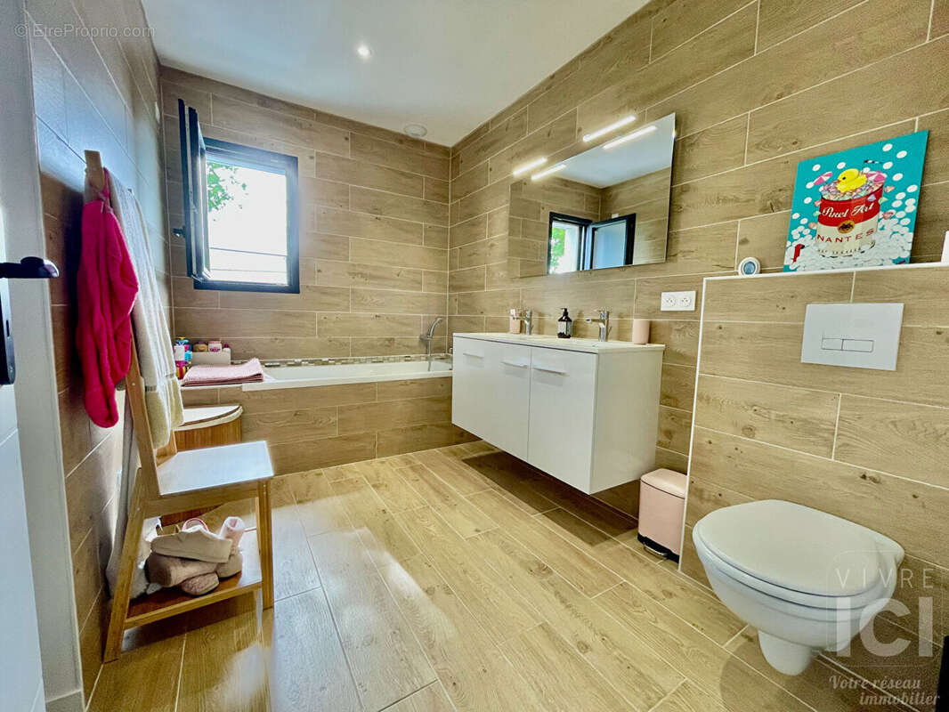 Maison - contemporaine - 140m² - 5 chambres - bourg - photo 3