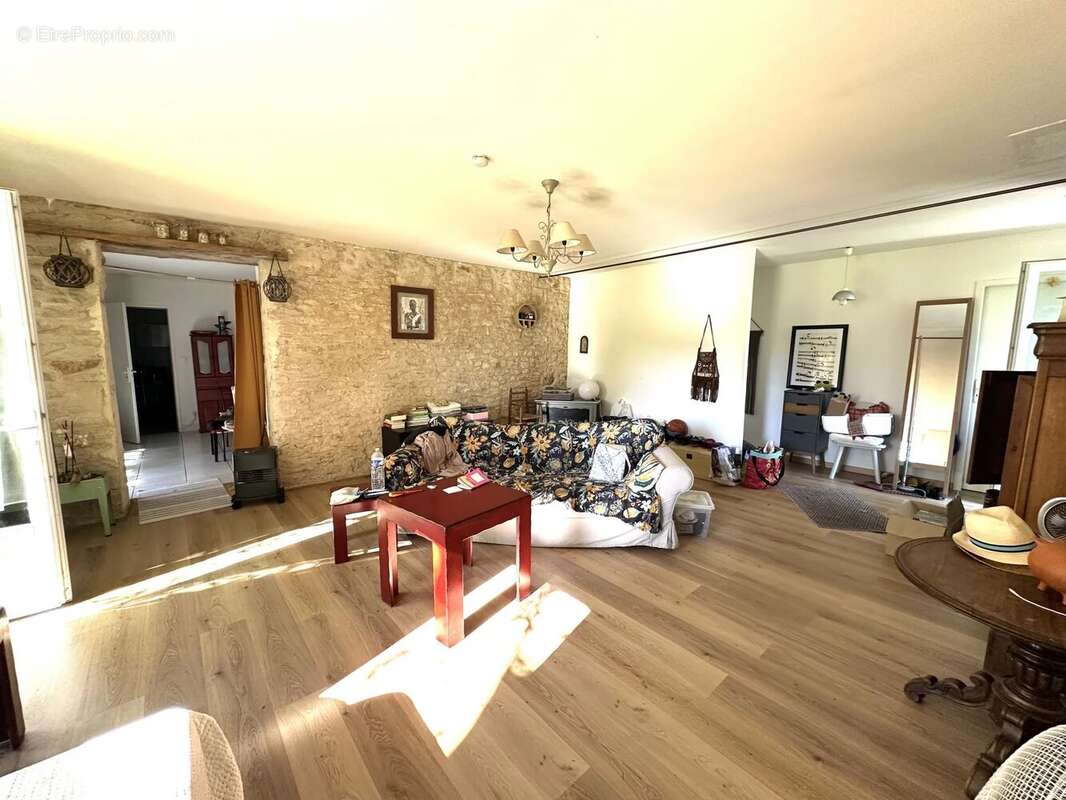 Appartement à ETAULIERS