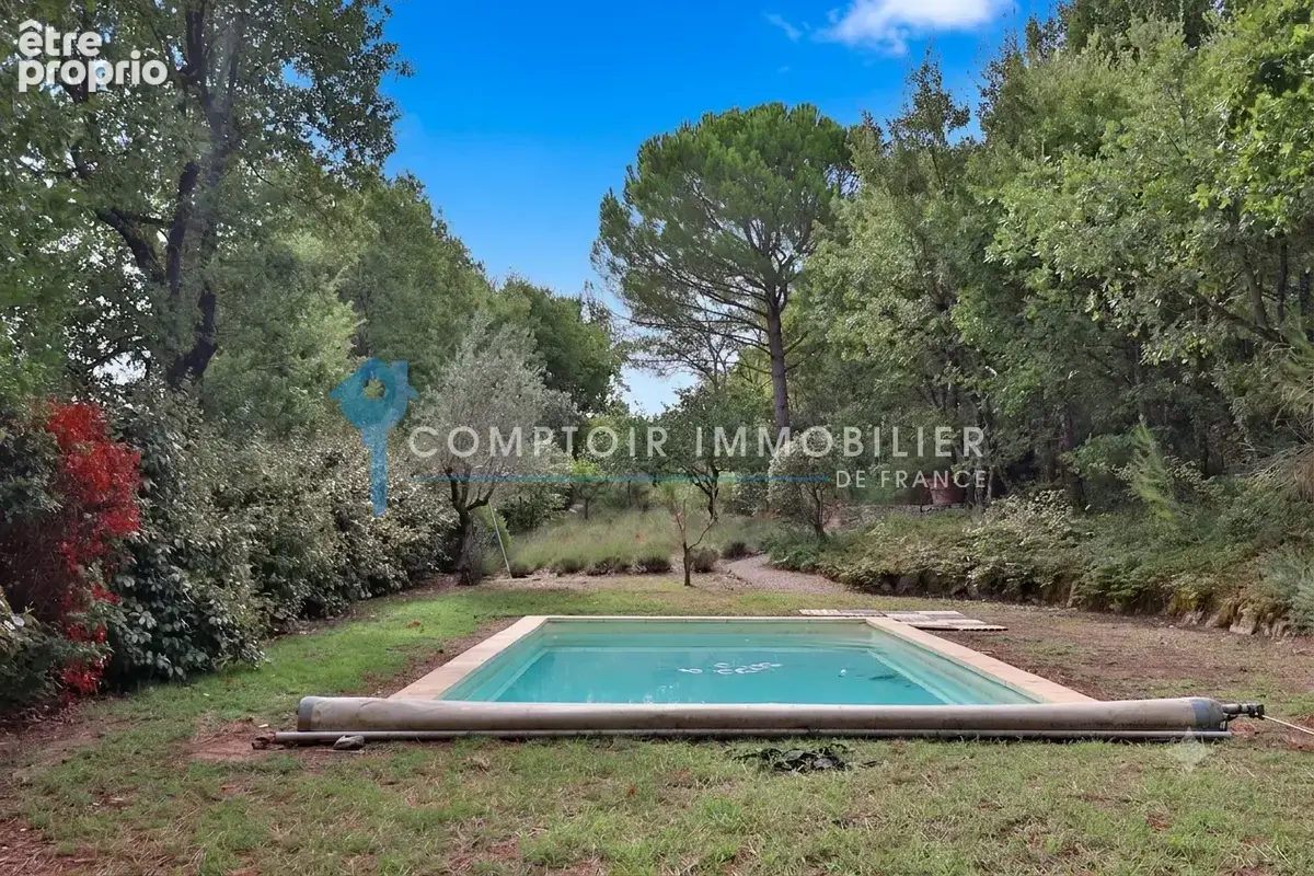 Dept 84 - Goult - Ravissante et atypique propriété en pierre 150 m2 + terrain avec garage et piscine non atten - photo 4
