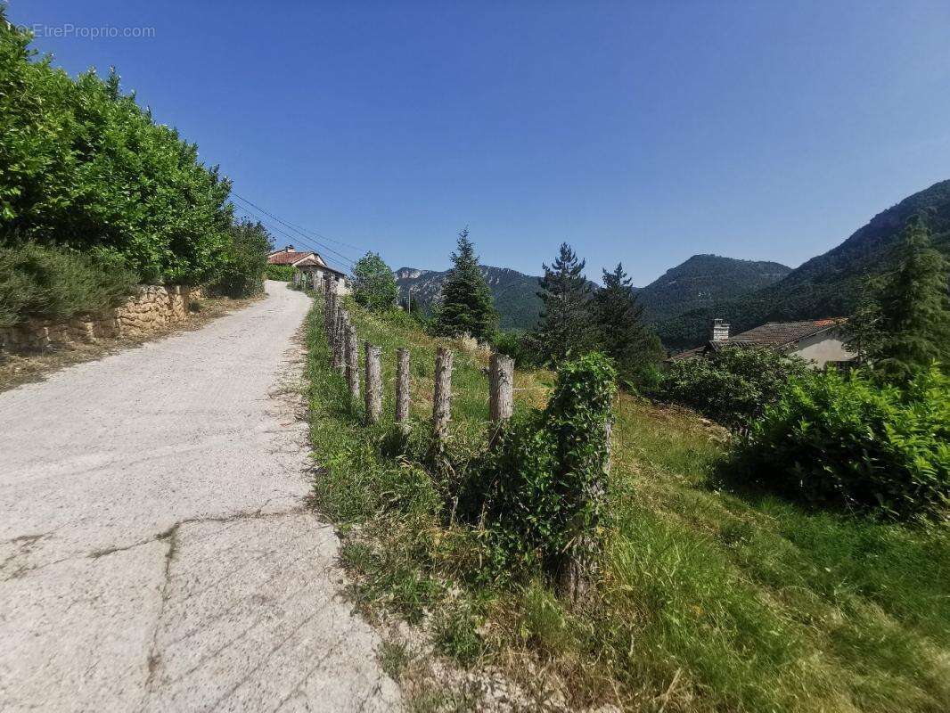 Terrain à MOSTUEJOULS