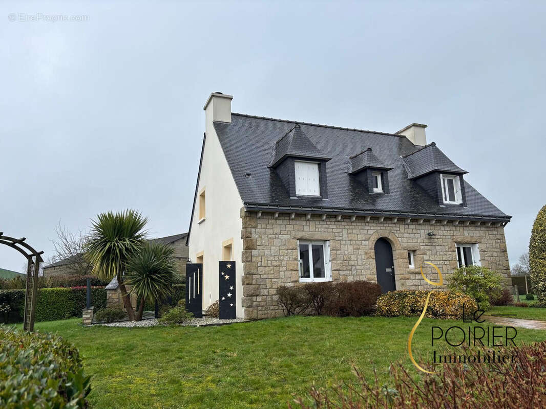 Maison à PLENEE-JUGON