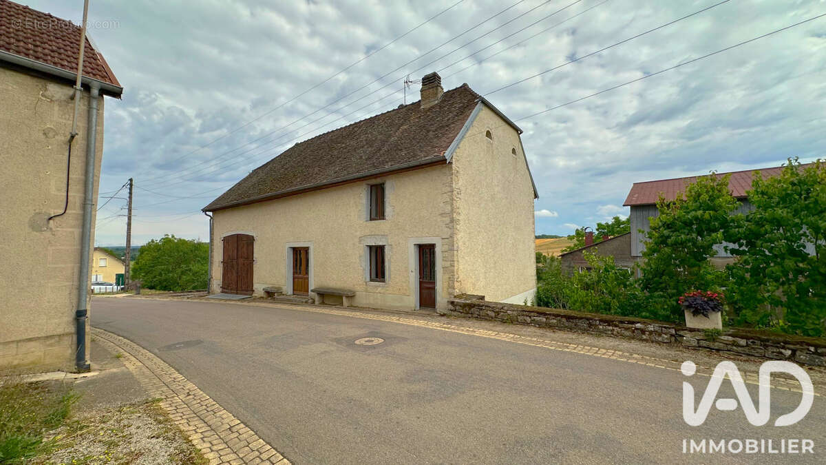Maison 163 m² à Cendrey  - photo 2