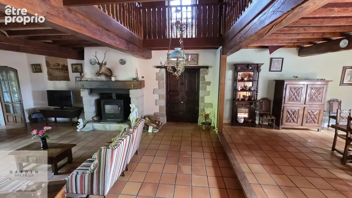 REVEL.    Propriété de Caractère,Charme,Prestige et fort potentiel - photo 11