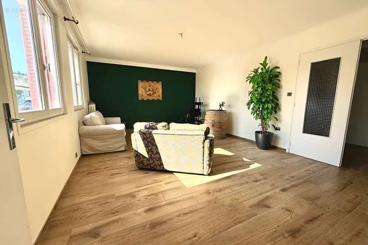 Maison à CHATEAUNEUF-DE-GALAURE