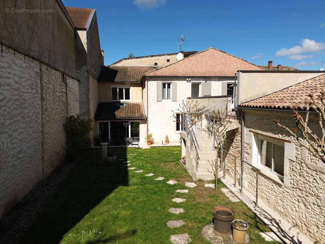 Maison à EYMET
