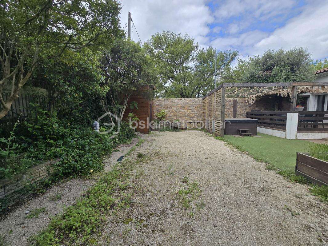 À VENDRE – Maison contemporaine de plain-pied avec panneaux photovoltaïques – Montélimar - photo 9