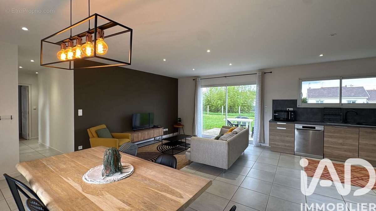 Photo 3 - Maison à CHATELLERAULT