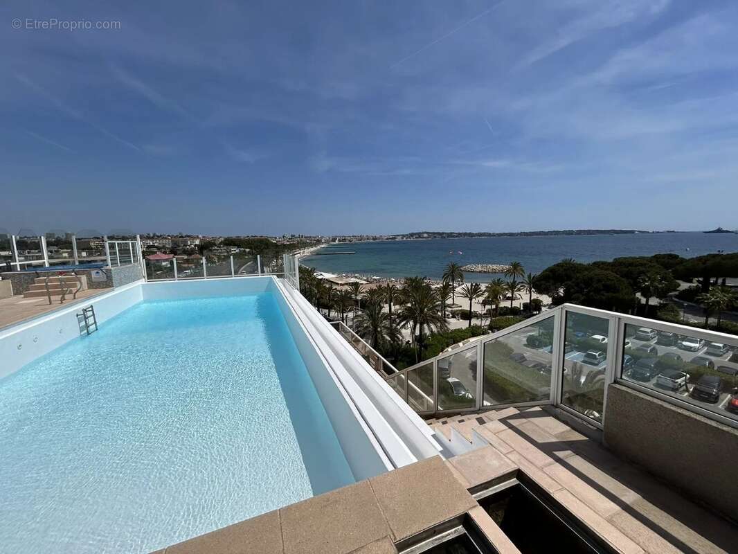 Appartement à VALLAURIS