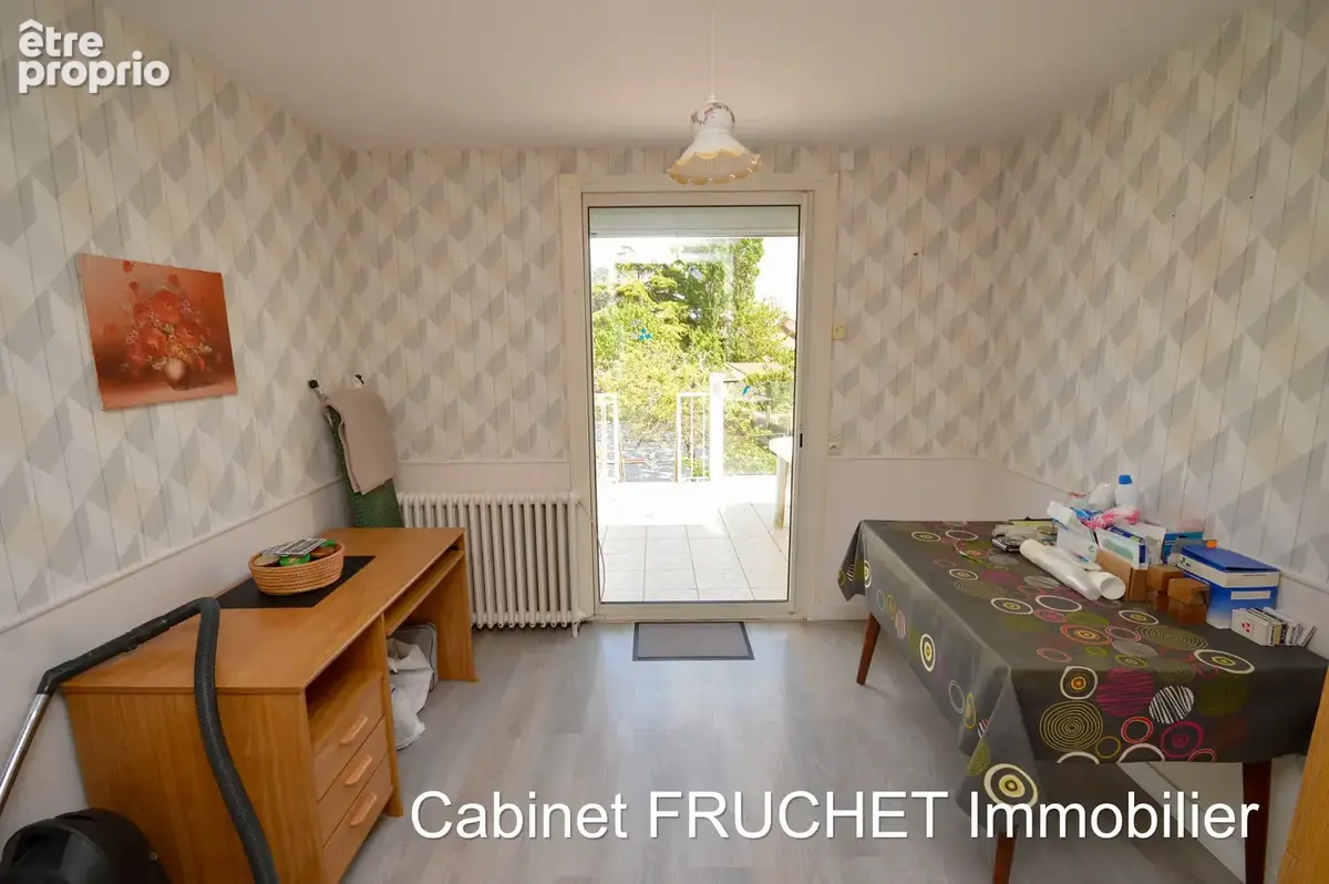 CHANTONNAY - Agréable maison 3 chambres, terrain et garage - photo 6