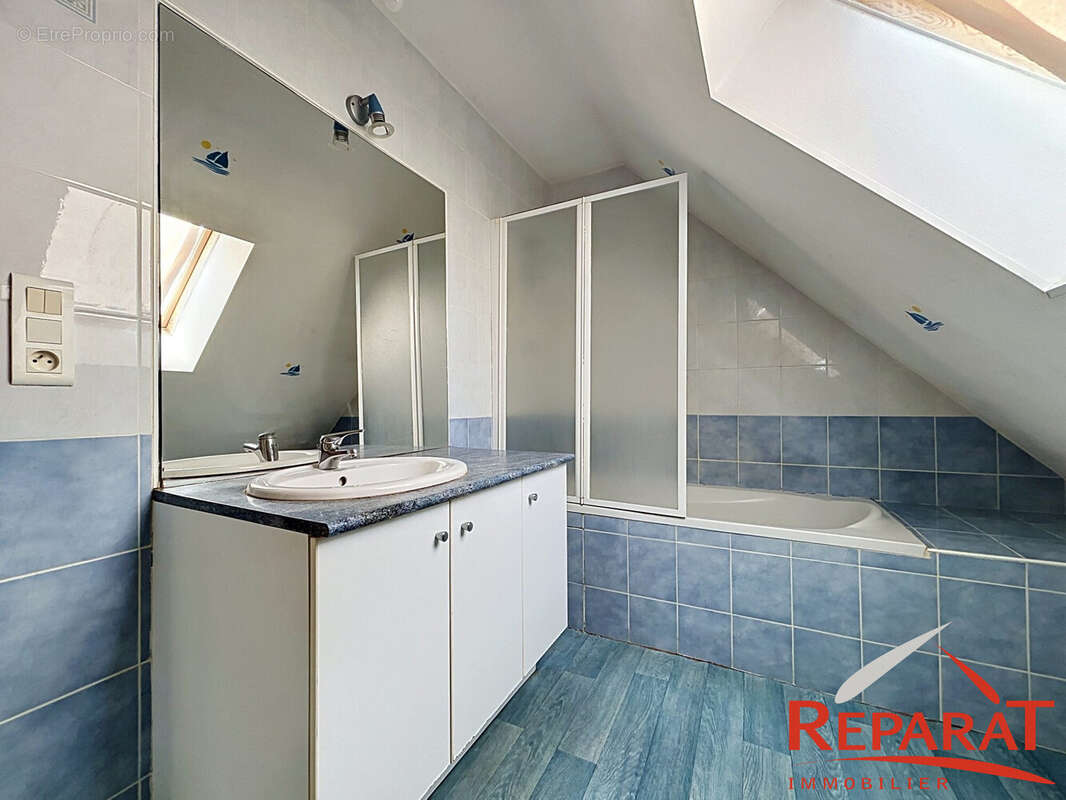 Maison 95 m² à Saint-Pantaleon-De-Larche  - photo 8