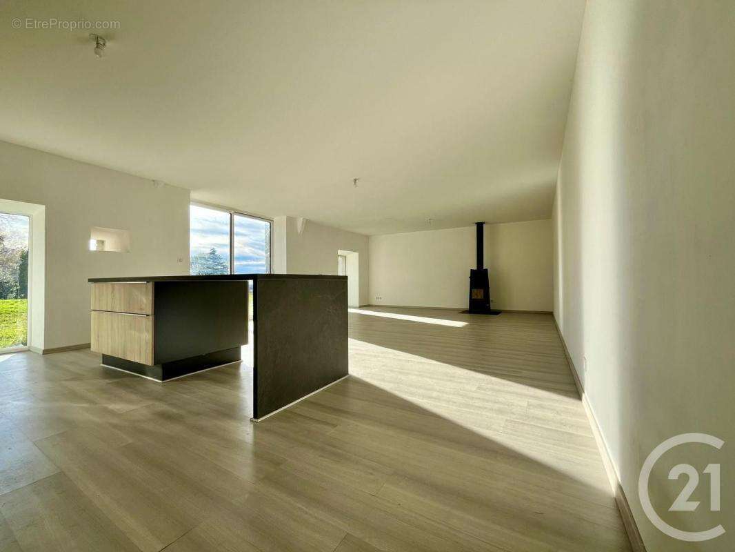 Maison à LA CROISILLE-SUR-BRIANCE