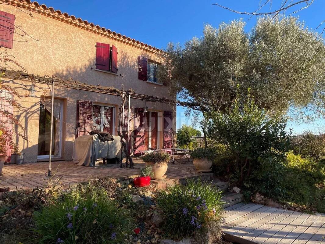 Maison à SAINT-LAURENT-D'AIGOUZE