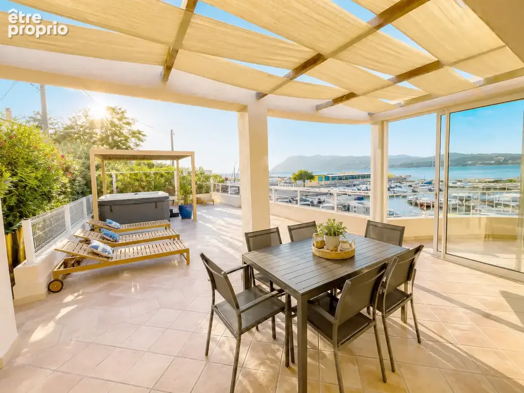 Villa d'exception de plain pied de 83m2 les pieds dans l'eau - photo 4