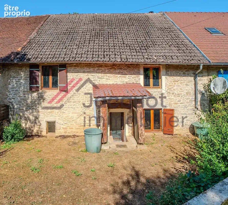 Maison 4 pièces 96 m² à vendre à Saint-Laurent-La-Roche (39570) - photo 3