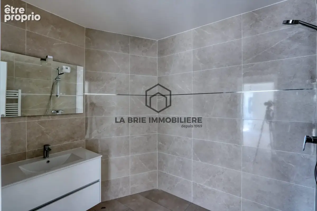 Appartement 4 pièces 76 m² à vendre à Villiers-Sur-Marne (94350) - photo 4