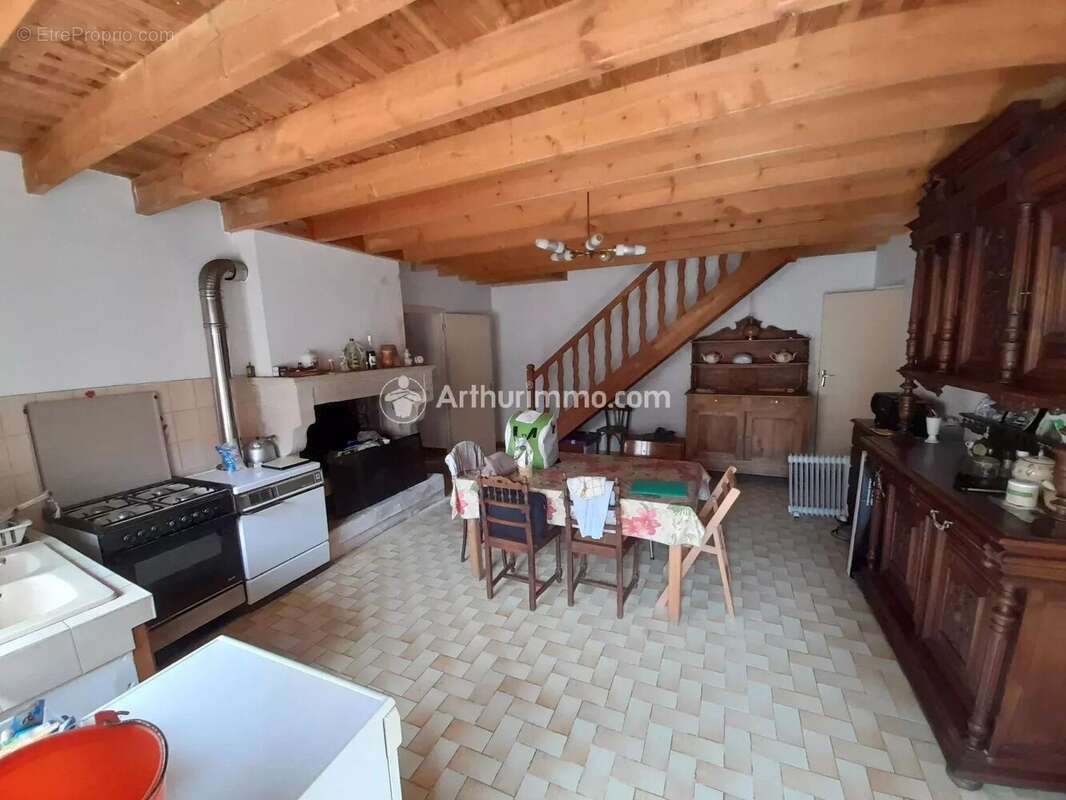 Maison à DAMPIERRE-SUR-BOUTONNE