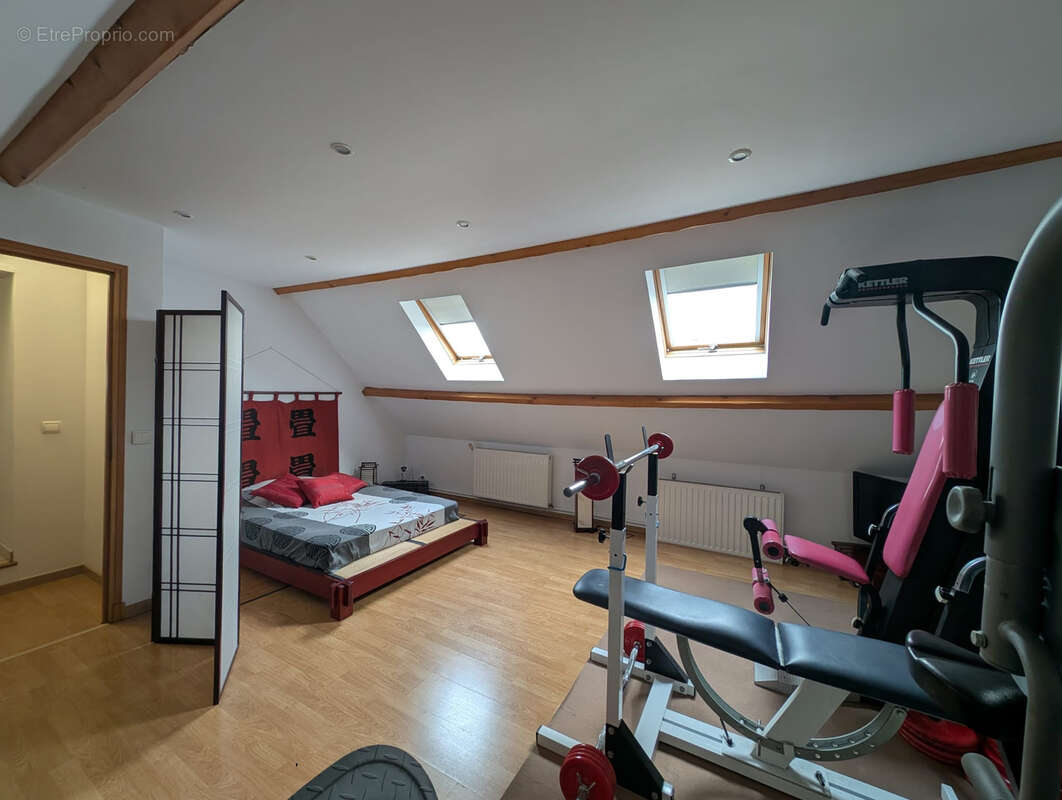 Maison à SAINTE-GENEVIEVE-DES-BOIS