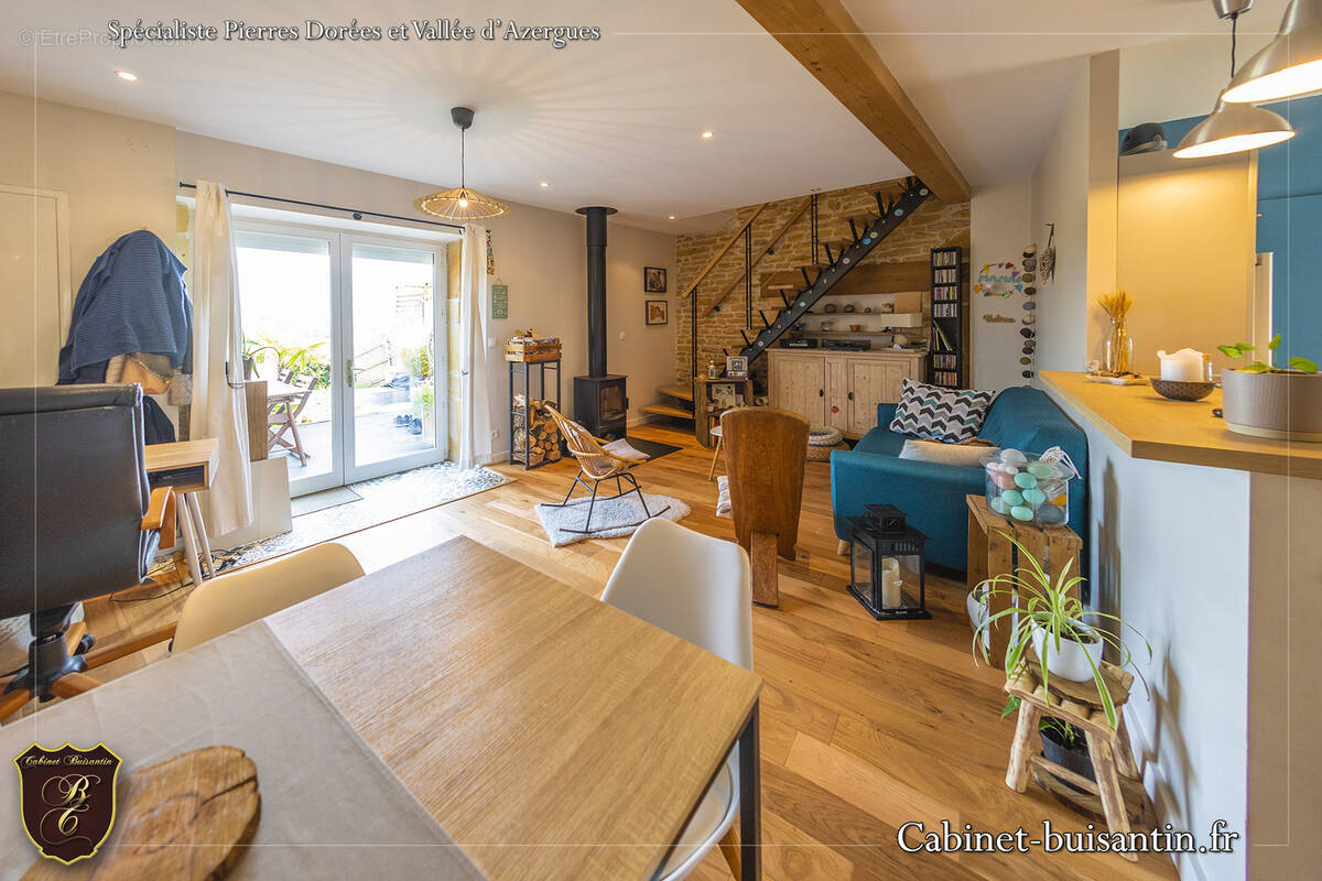 Maison à POUILLY-LE-MONIAL