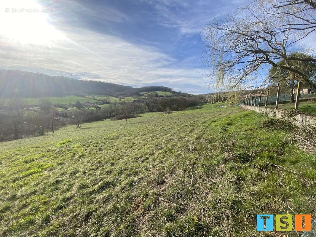 Terrain à LE FRECHET
