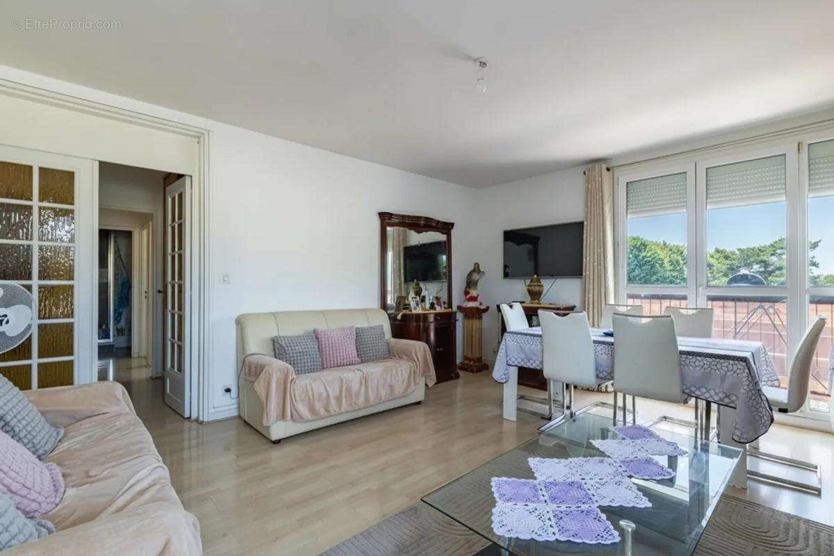Appartement 3 pièces de 66 m² situé à Draveil - photo 2