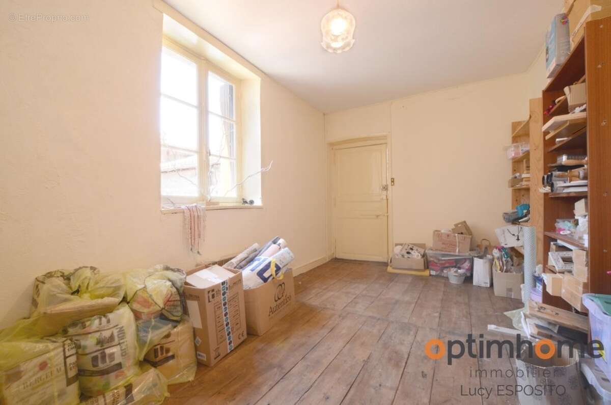 Opportunité Unique au Cœur du Village Historique de Confolens !  - photo 43