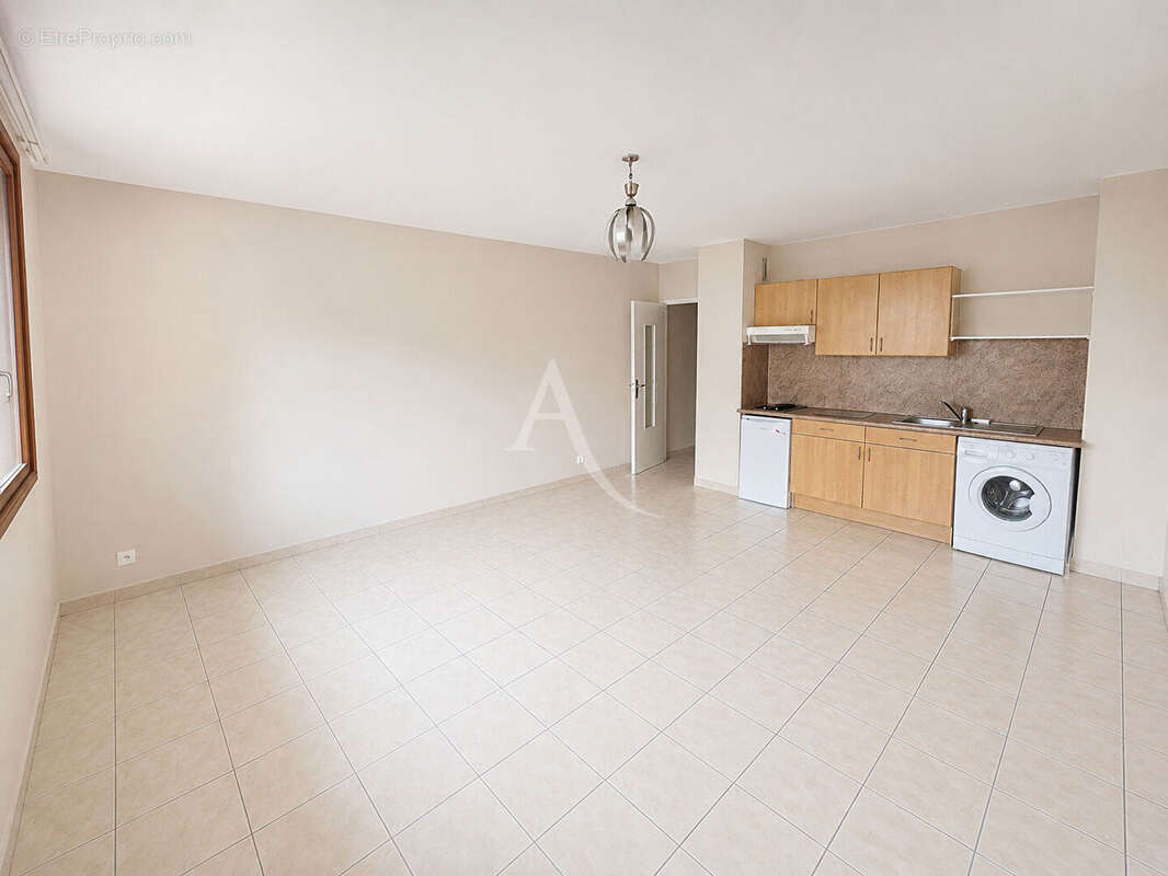 Appartement à FRESNES