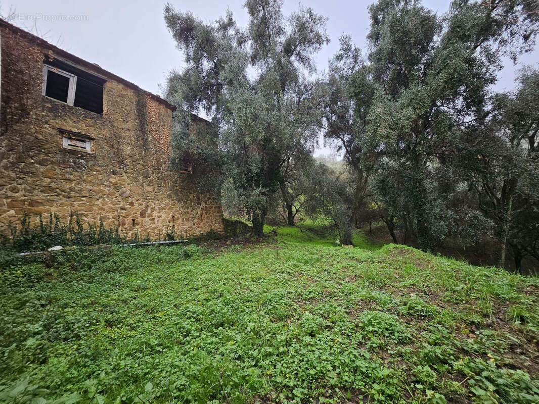 Maison à BERRE-LES-ALPES