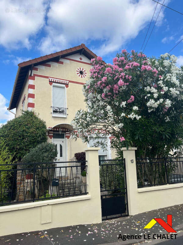 Maison à VILLENEUVE-LE-ROI