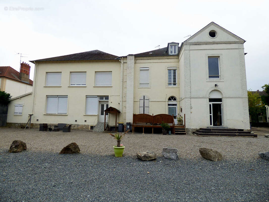 Appartement Montluçon 156 m2 avec garage et cour - photo 3