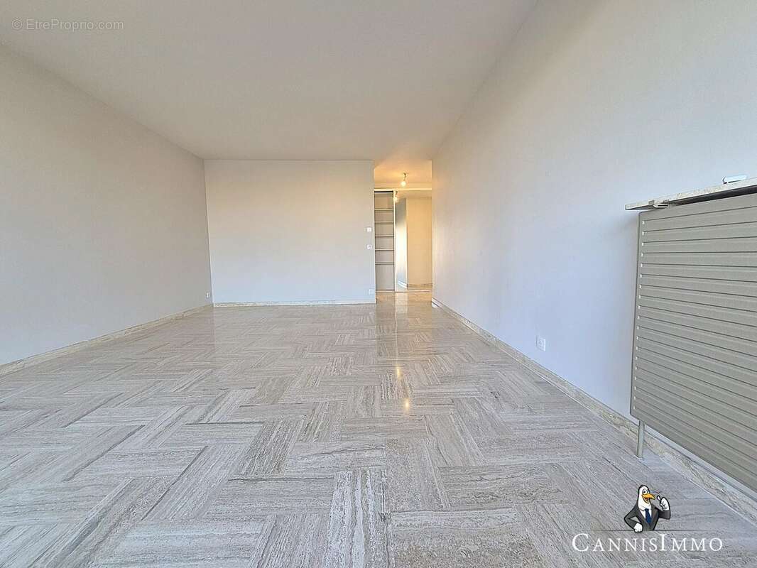 NEW! MANDELIEU MARINA Adresse Exclusive 3p rénové cave et parking - photo 15