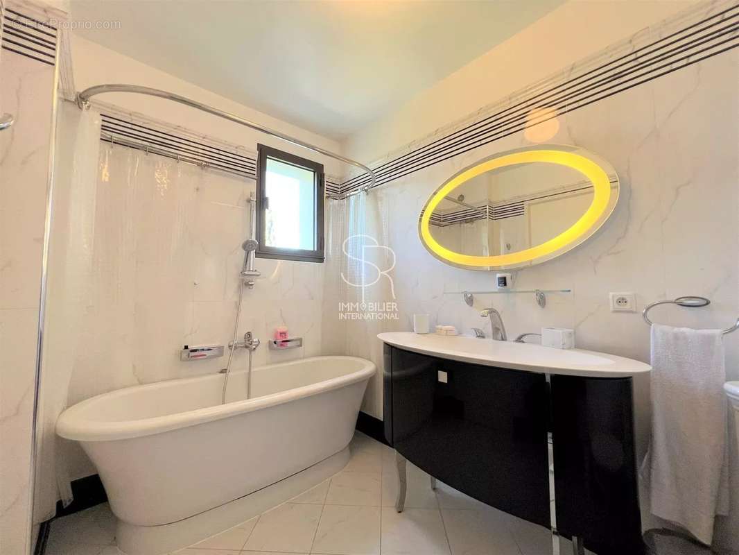 Maison à VILLENEUVE-LOUBET