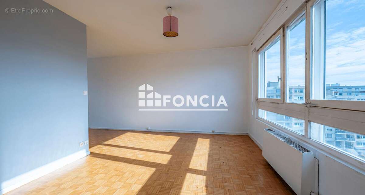 Appartement à PIERRE-BENITE